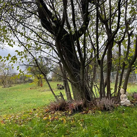 Bydleni V Zahrade Bratronice