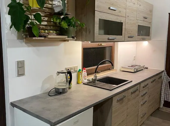 فيلة Bydleni V Zahrade