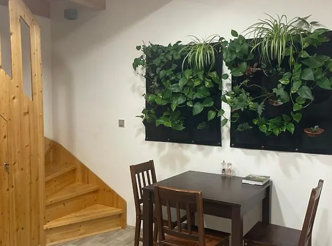 Bydleni V Zahrade فيلة Bratronice